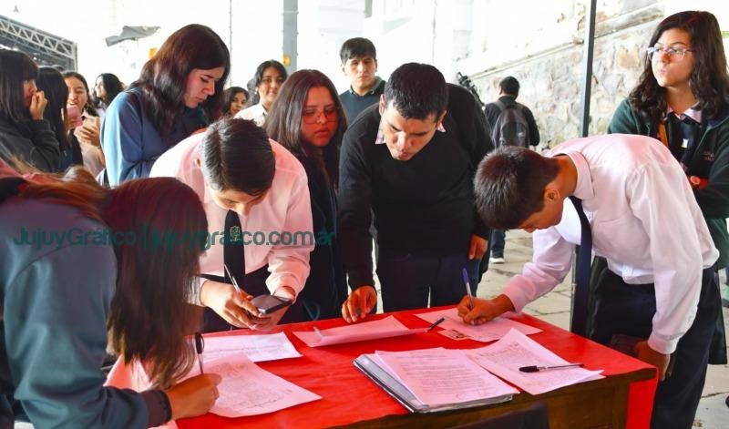 Lanzamiento y capacitación en la 30° del Concejo Deliberante Estudiantil 6 Concejo Deliberante Estudiantil5